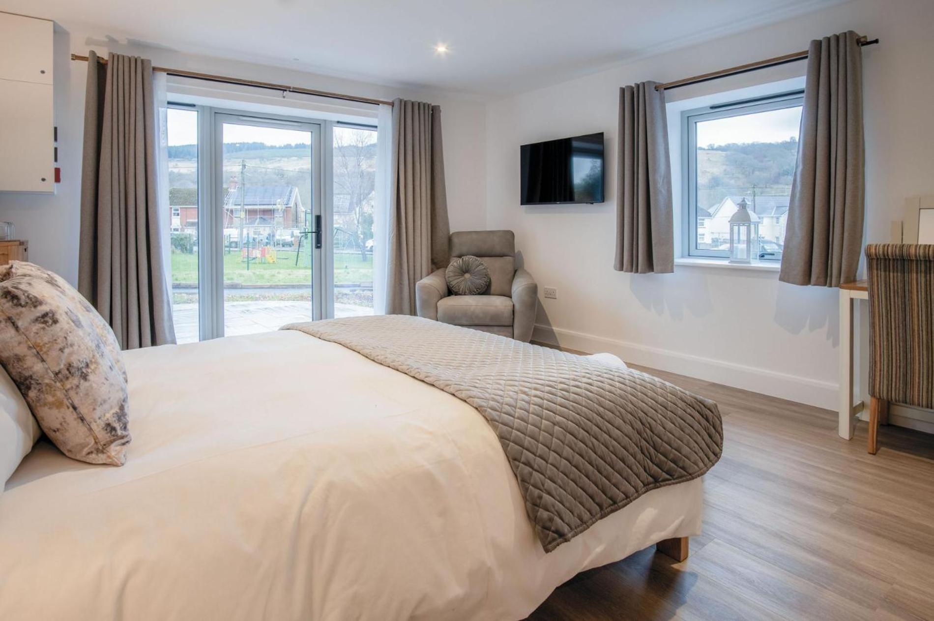 Suite 2 - Sleeping Giant Hotel - Pen Y Cae Inn بريكون المظهر الخارجي الصورة