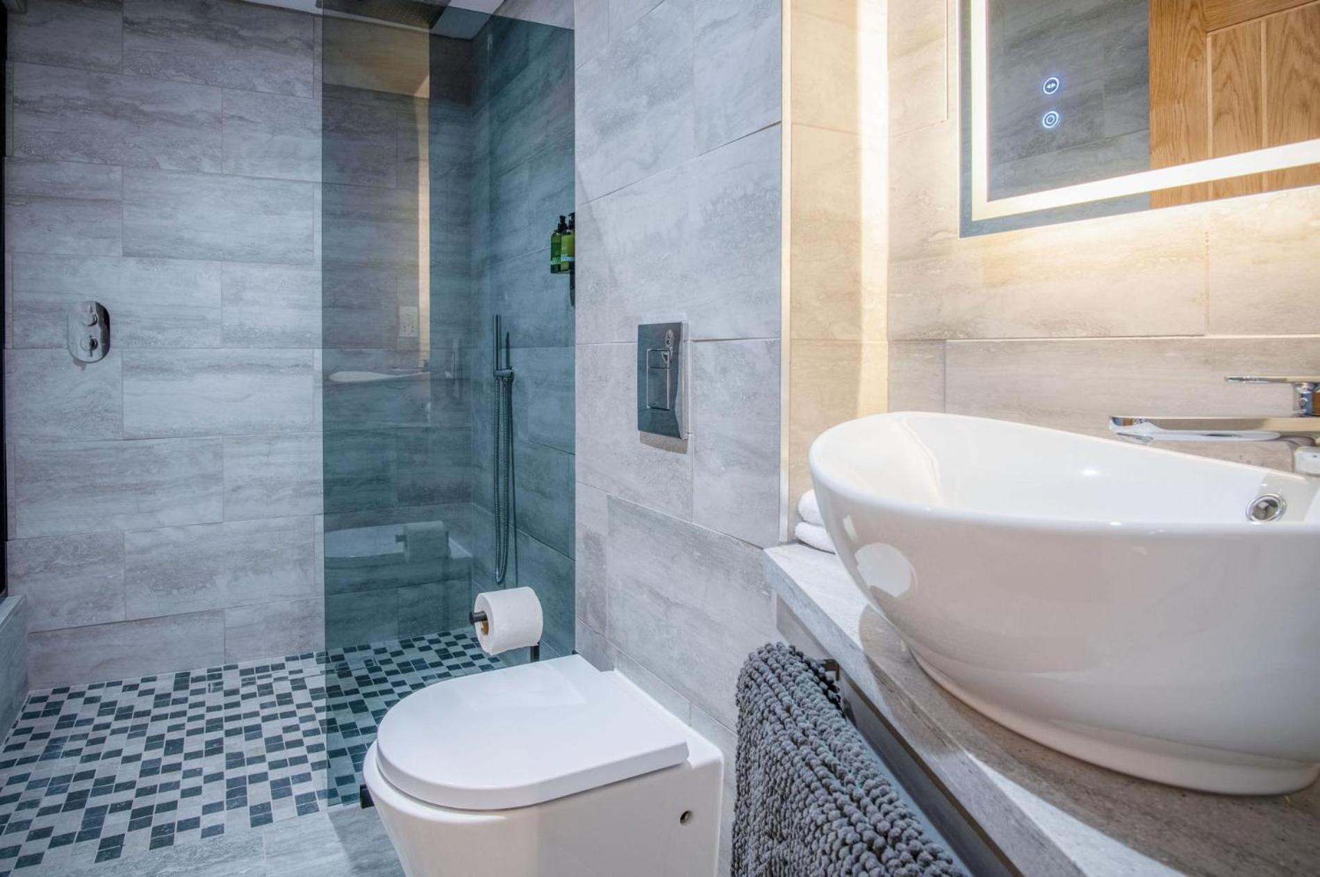 Suite 2 - Sleeping Giant Hotel - Pen Y Cae Inn بريكون المظهر الخارجي الصورة